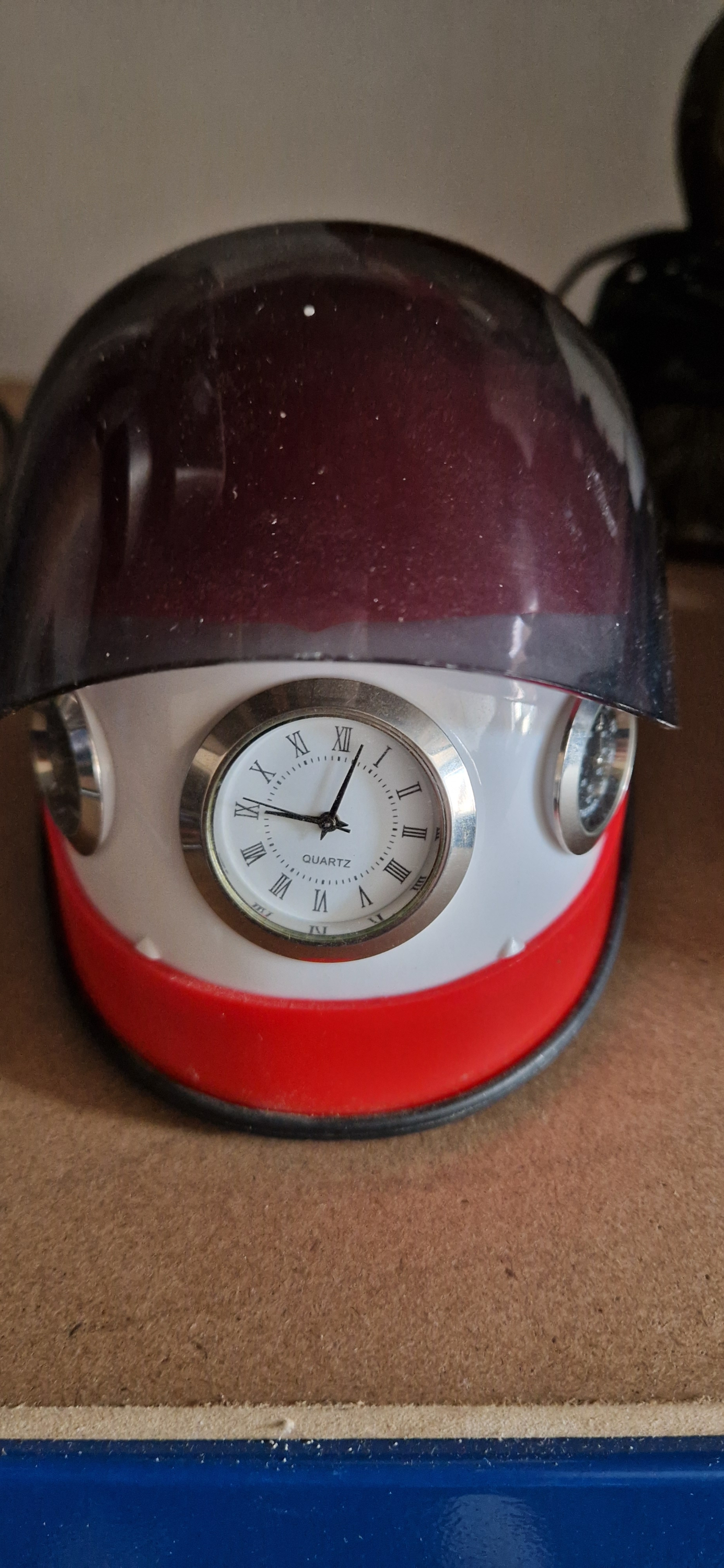 Novelty clock