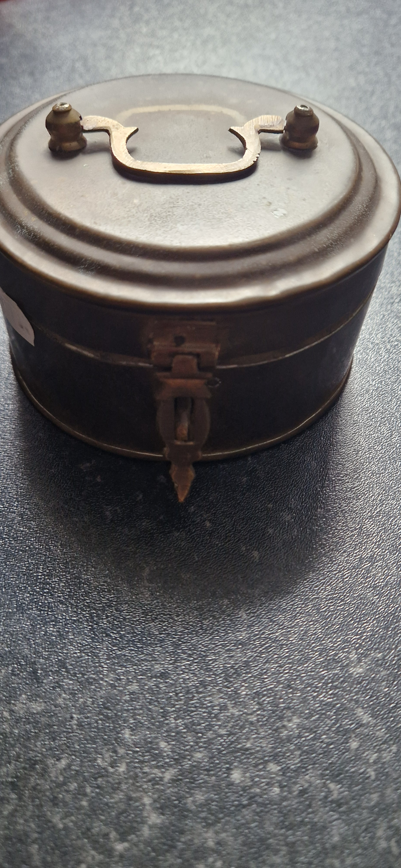 Vintage tin