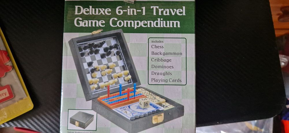 Lot 221: 6 in 1 travel game