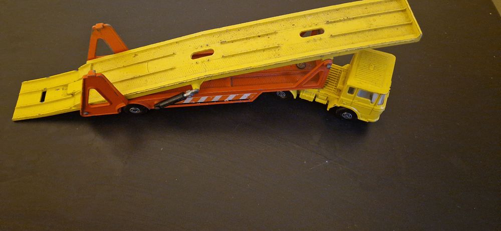 Lot 162: Matchbox truck