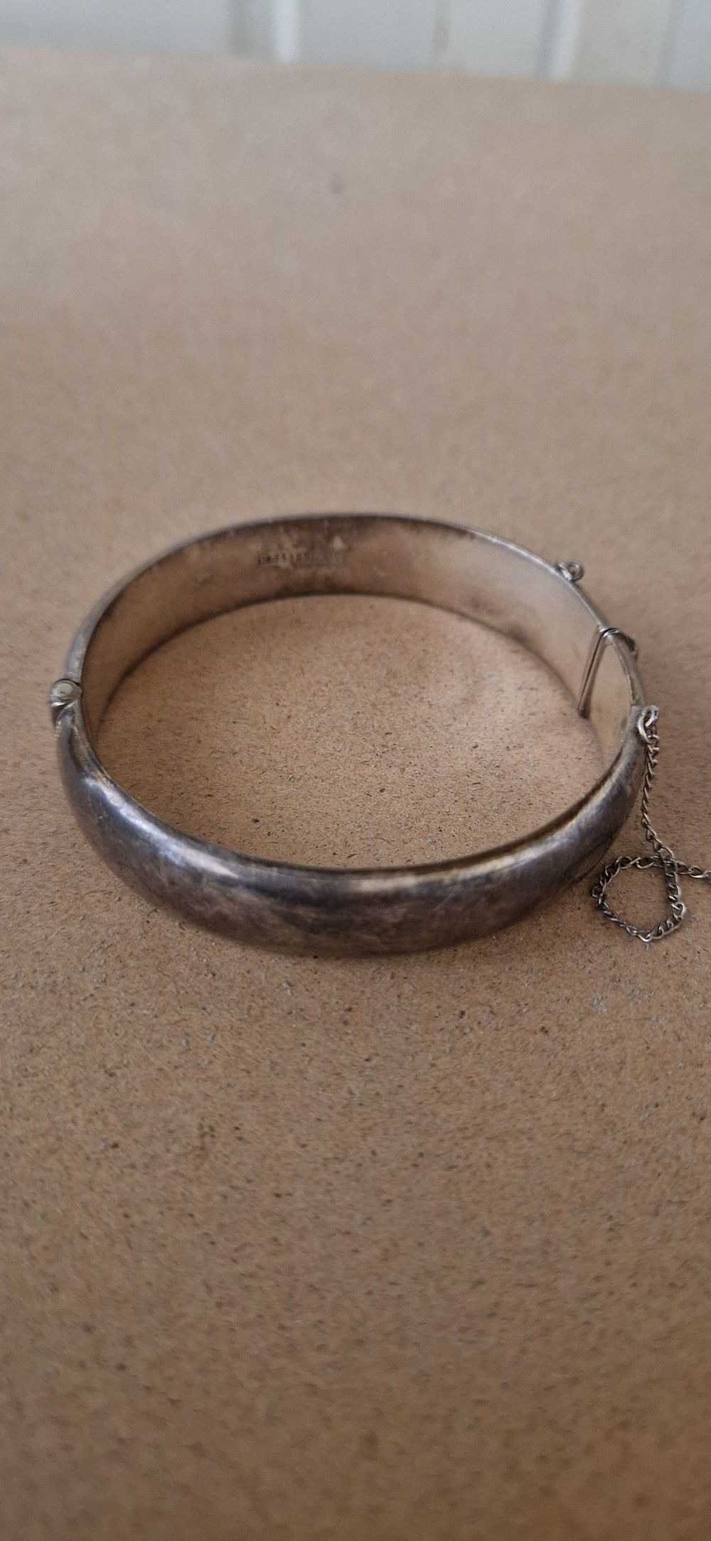Lot 174: silver bangle