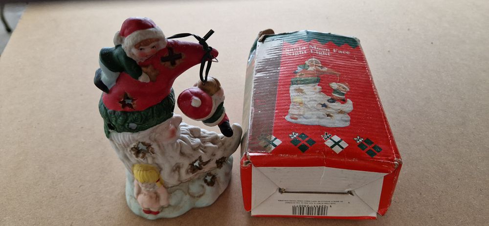 Lot 185: Christmas ornament