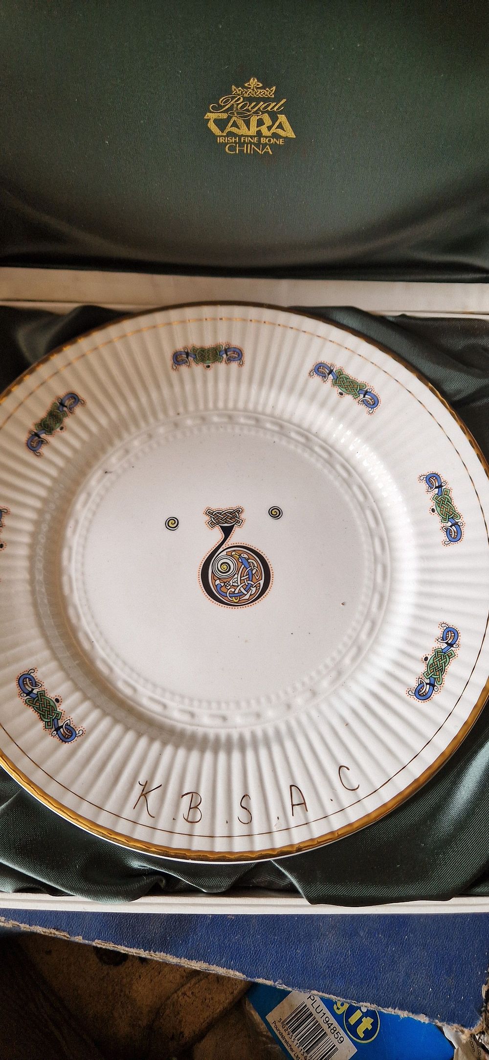 Lot 187: large plate