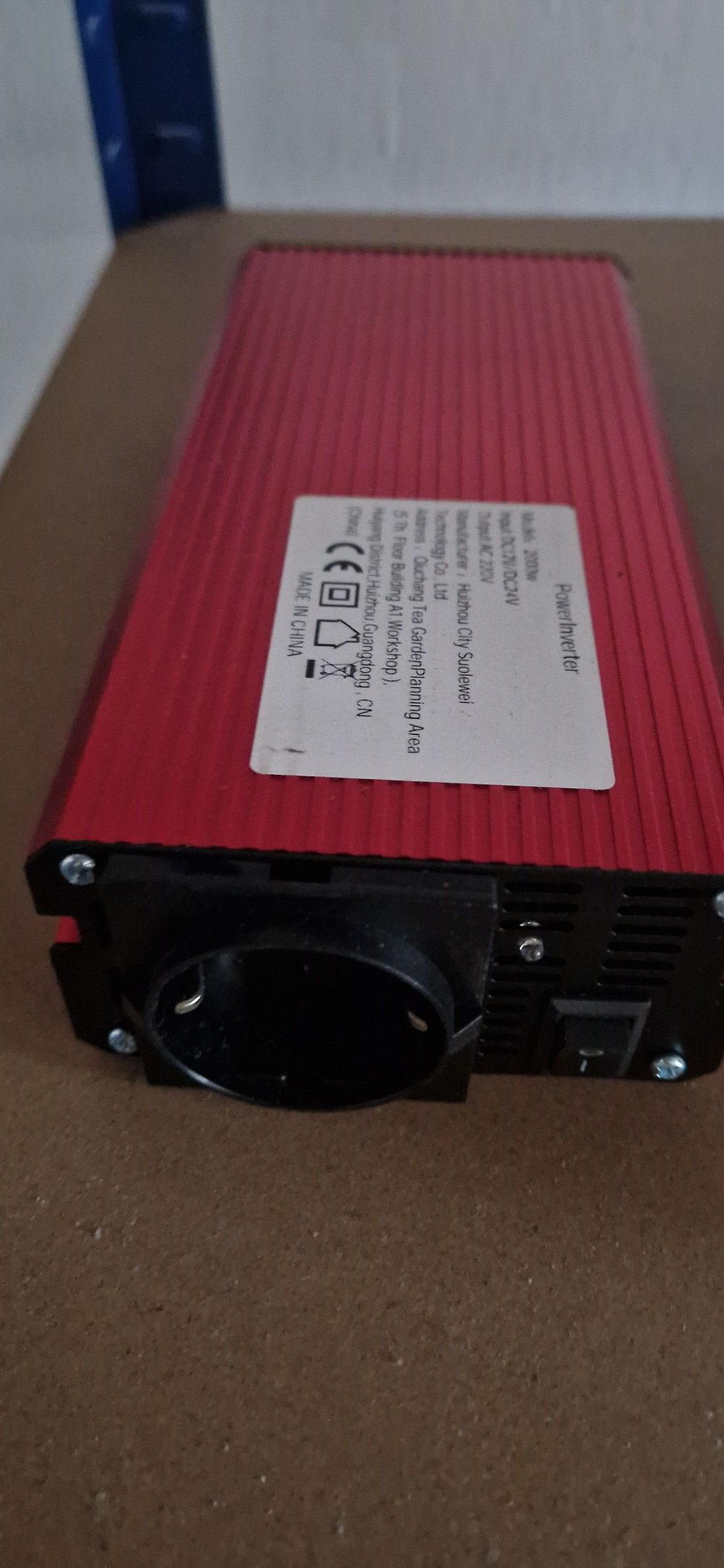 Lot 219: power inverter