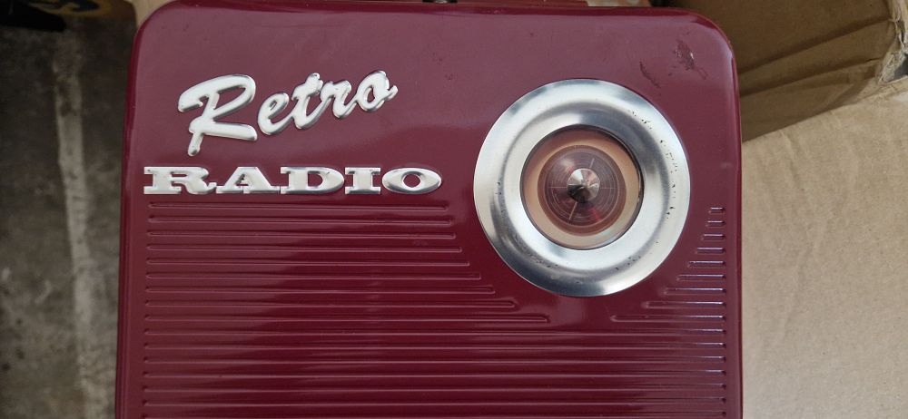 Lot 227: Retro box