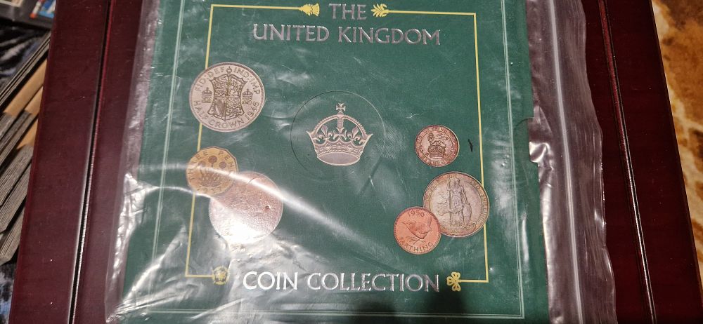Lot 237: United kingdom coins