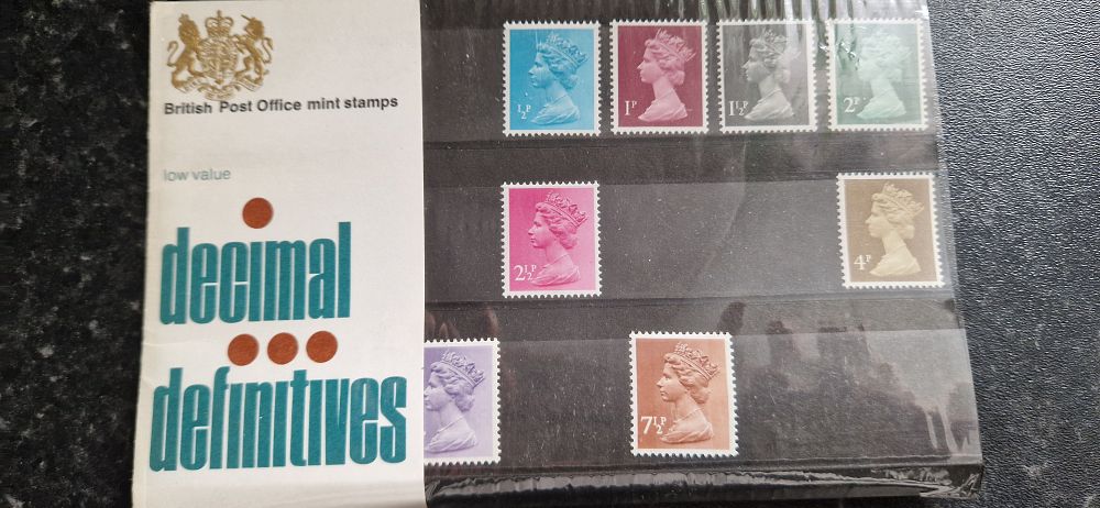 Lot 243: Mint stamps