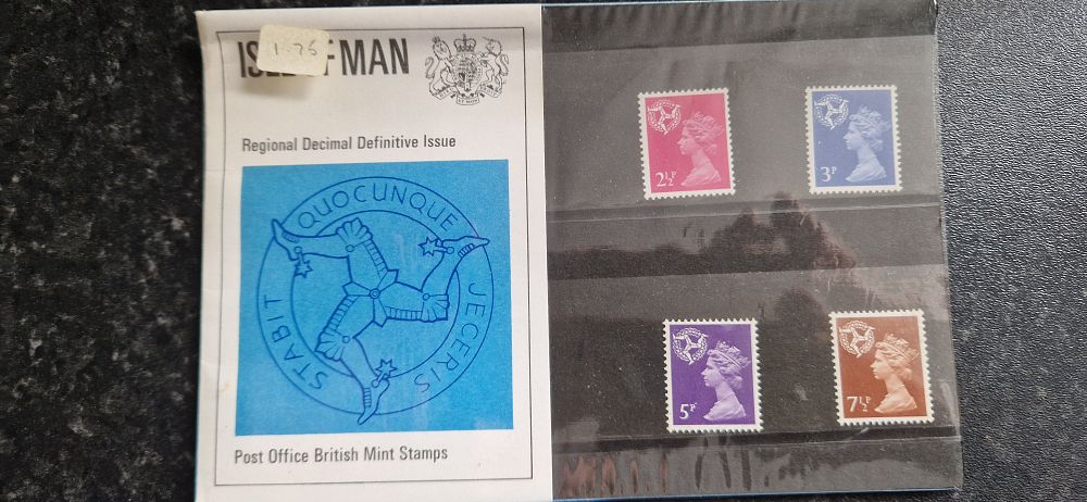 Lot 244: Mint stamps