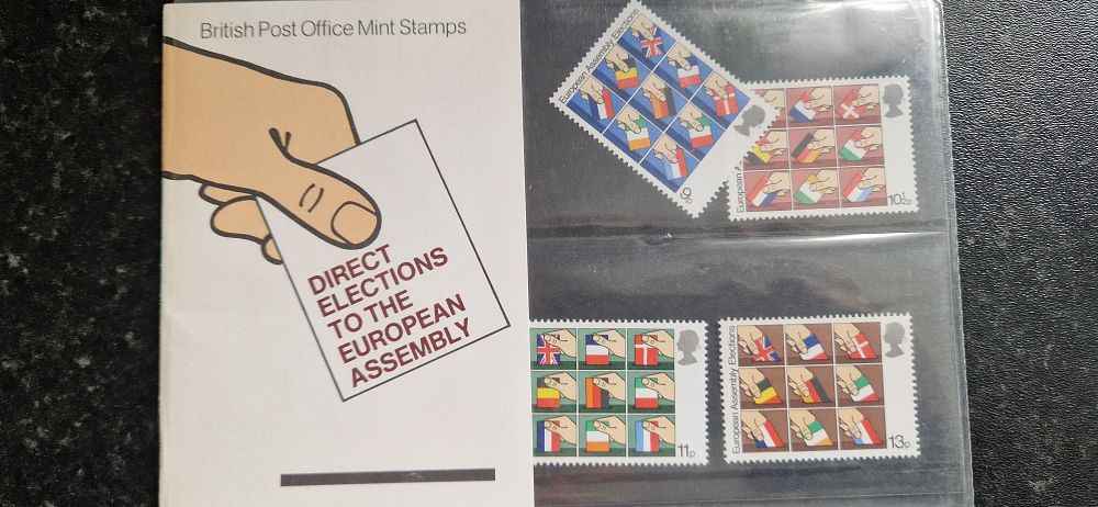 Lot 250: Mint Stamps