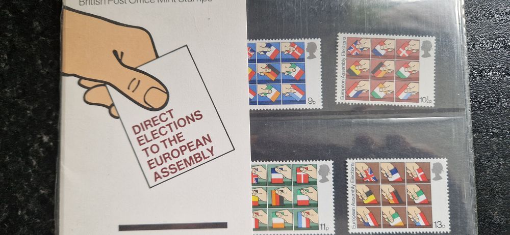 Lot 251: Mint Stamps