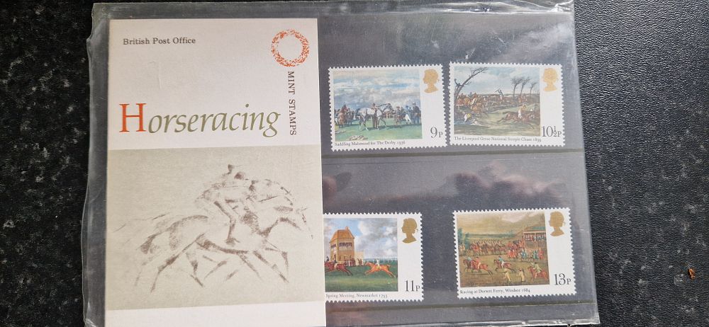 Lot 259: Mint Stamps