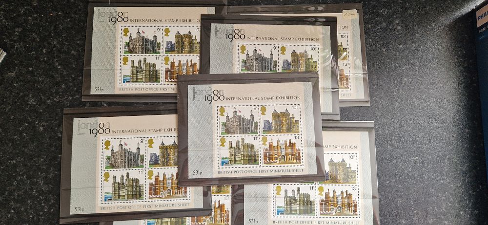 Lot 273: Stamp collection