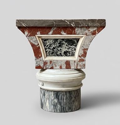 Colonna Composizione architettonica in marmi policromi cm 27x50. Capitello architettonico 