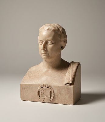 Busto di nobildonna in marmo scolpito con stemma araldico. Raffinato busto in marmo bianco 