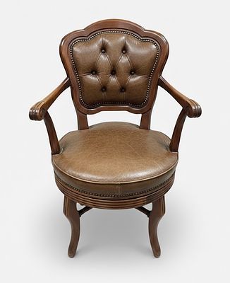 Sedia Girevole Vintage in Pelle Capitonn&egrave; e Legno. Raffinata sedia da ufficio o da lettura in 