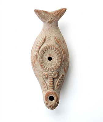 Lucerna a Olio in Terracotta – Forma Zoomorfa a Pesce con Decorazioni a Rilievo XX sec. Raffinata 