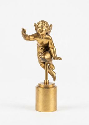 Scultura in bronzo dorato, XIX secolo. Raffinata scultura in bronzo dorato raffigurante un putto 