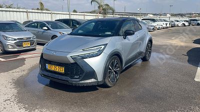 טויוטה C-HR מודל 2024. 54,164 ק"מ, יד נוכחית: שנייה, בעלות נוכחית: פרטי, רישום מקורי/מקוריות: פרטי