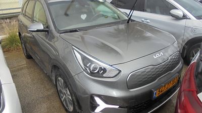 קיה נירו מודל 2023. 70,213 ק"מ, יד נוכחית: שנייה, בעלות נוכחית: פרטי, רישום מקורי/מקוריות: פרטי