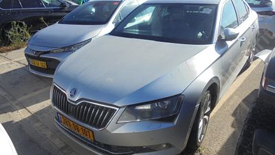 סקודה סופרב מודל 2018. 214,330 ק"מ, יד נוכחית: שלישית, בעלות נוכחית: פרטי, רישום מקורי/מקוריות: פרטי