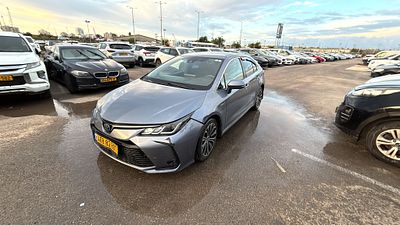 טויוטה קורולה מודל 2019. 102,105 ק"מ, יד שנייה. מחיר מחירון: ₪95,000. תיבת הילוכים: אוטומטי 