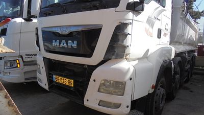 מאן TGS 35. 480 8X4 BB מודל 2018. 303,251 ק"מ, יד רביעית. מחיר מחירון: ₪181,094
צבע: לבן, מנוע: 