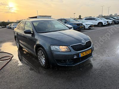 סקודה אוקטביה מודל 2015. 225,936 ק"מ, יד רביעית. מחיר מחירון: ₪35,000. תיבת הילוכים: אוטומטי 