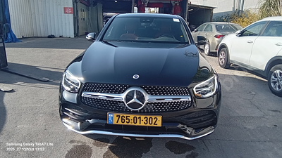 מרצדס GLC300E 4MATIC מודל 2022. 65,511 ק"מ, יד נוכחית: שלישית, בעלות נוכחית: פרטי