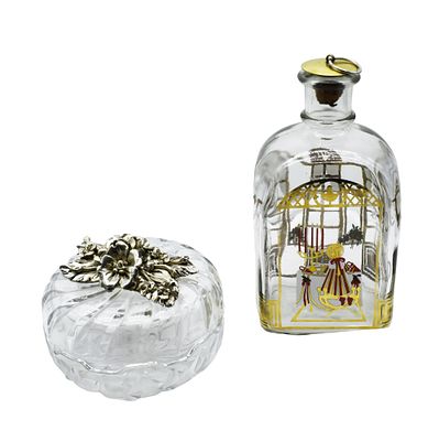 Lot of a Holmegaard crystal Christmas decanter and a candy holder, very good condition. Lotto di 