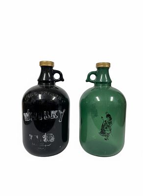 Lot of TWO BOTTLES of Vintage Liquor/Whisky. Lotto di DUE BOTTIGLIE da Liquore/Whisky Vintage