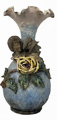 Importante Vaso "Barbotine" Francese con Rose e Maschere Allegoriche cm 40. Raffinato esempio di 