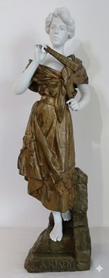 Emmanuel Villanis – "Carmen" – Scultura in Bronzo e Biscuit cm 73. La scultura ritrae Carmen a 