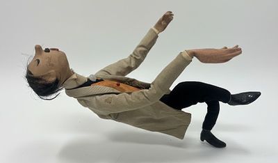 Puppet Artigianali in Stile Espressionista – Sculture da Esposizione / Cinema d'Avanguardia – H 