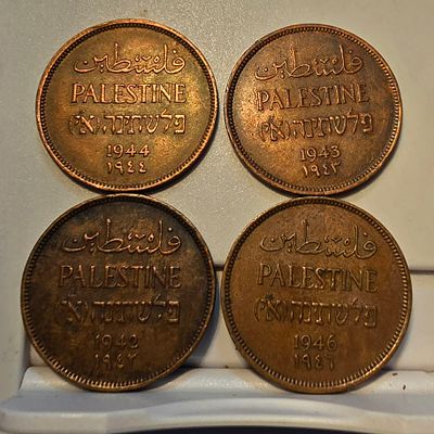 פלשתינה (א"י) – סט של ארבעה מטבעות 1 מיל, השנים 1942–1946
. פלשתינה (א"י) – סט של ארבעה מטבעות 1 