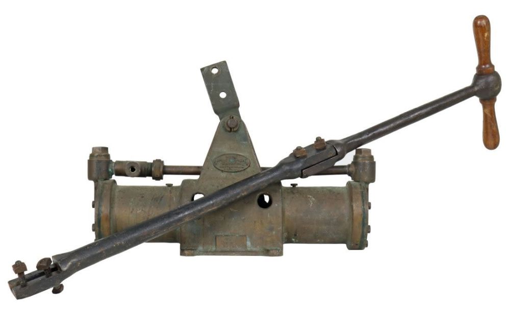 Lot 165: Morse Diving Equipment Model 15 Shallow Water Divers Pump