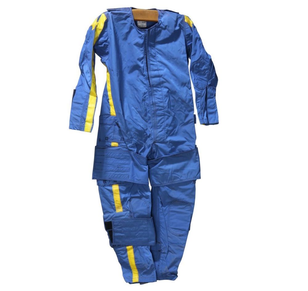 Lot 237: US Navy Mark 12 Divers Coveralls Size 4