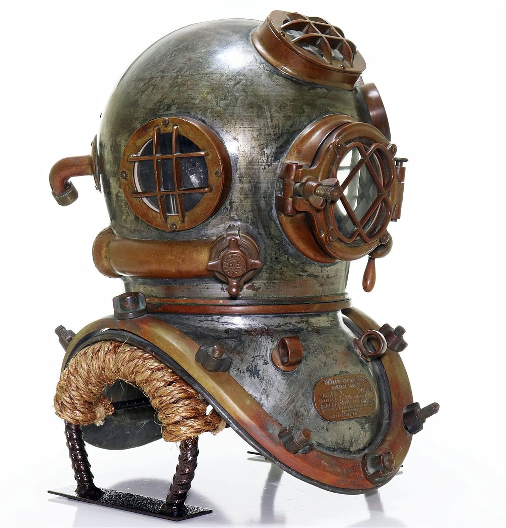 Lot 171: 1942 A. Schrader’s Son WW2 US Navy Mark V Diving Helmet