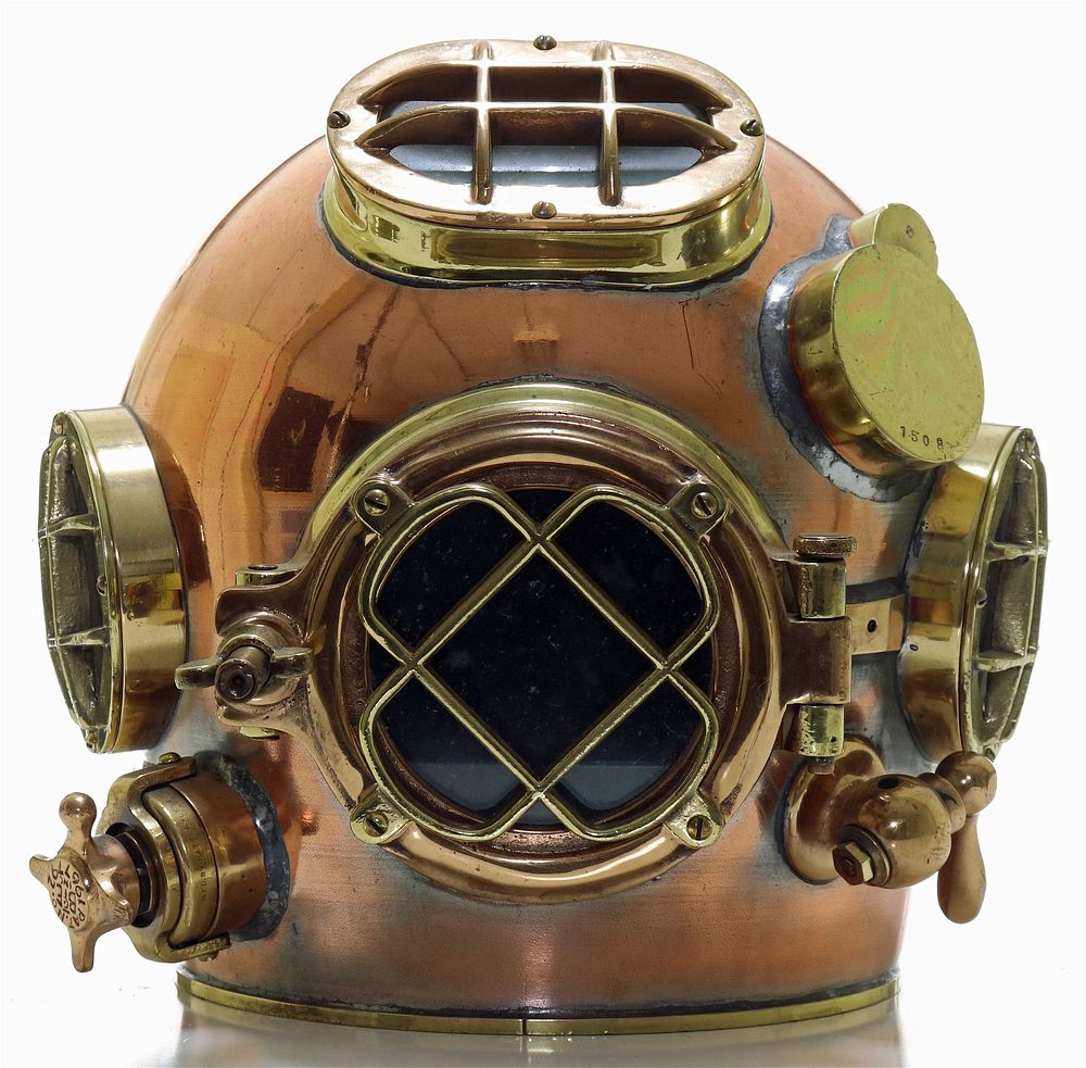 Lot 175: 1944 Schrader WW2 US Navy Mark V Diving Helmet Bonnet