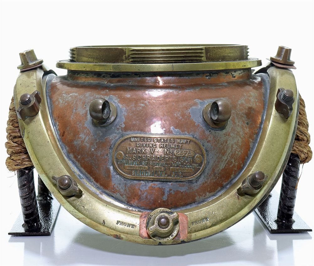 Lot 178: 1942 Schrader WW2 US Navy Mark V Diving Helmet Breastplate