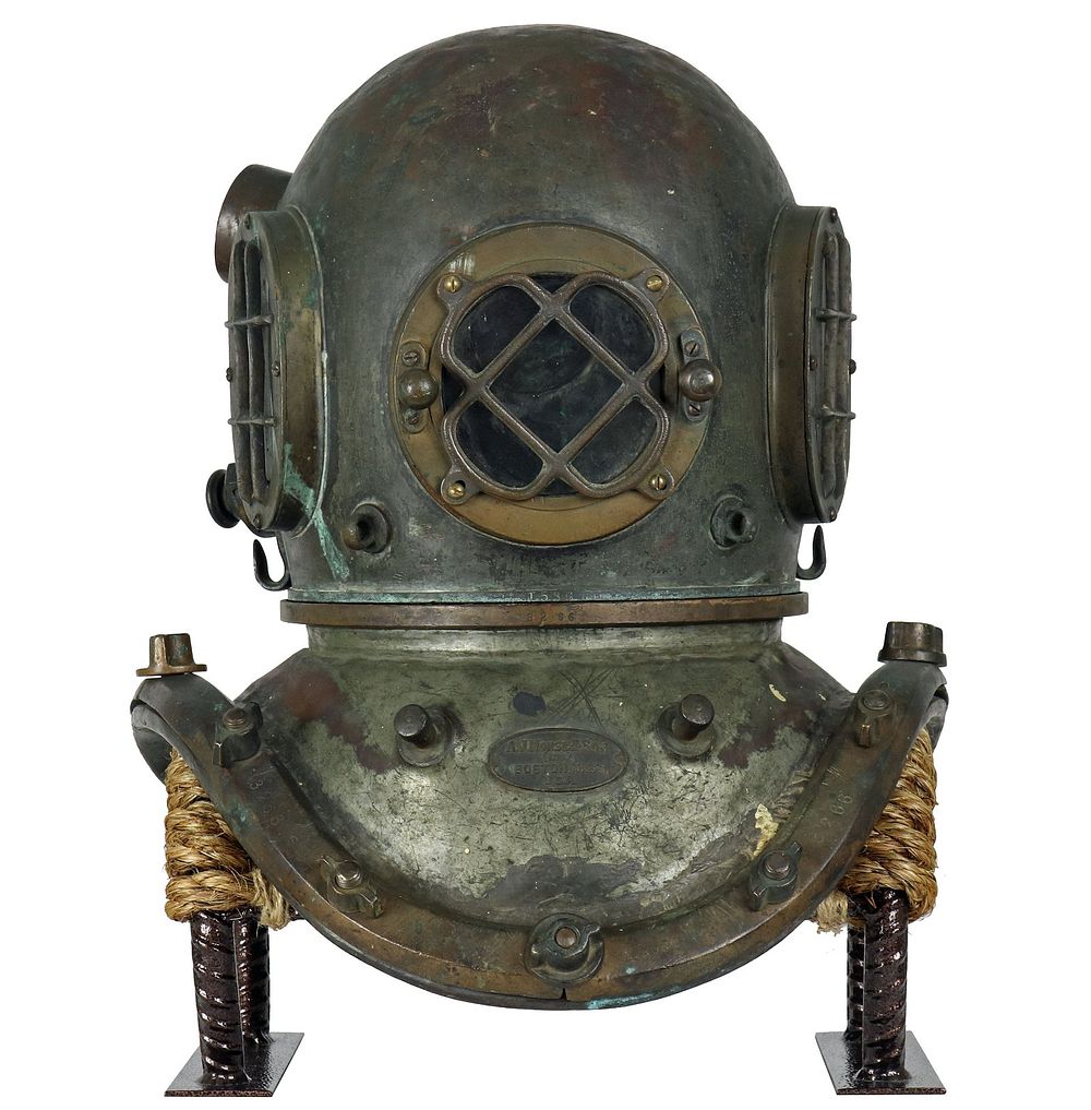 Lot 185: AJ Morse & Son 3 Light Diving Helmet