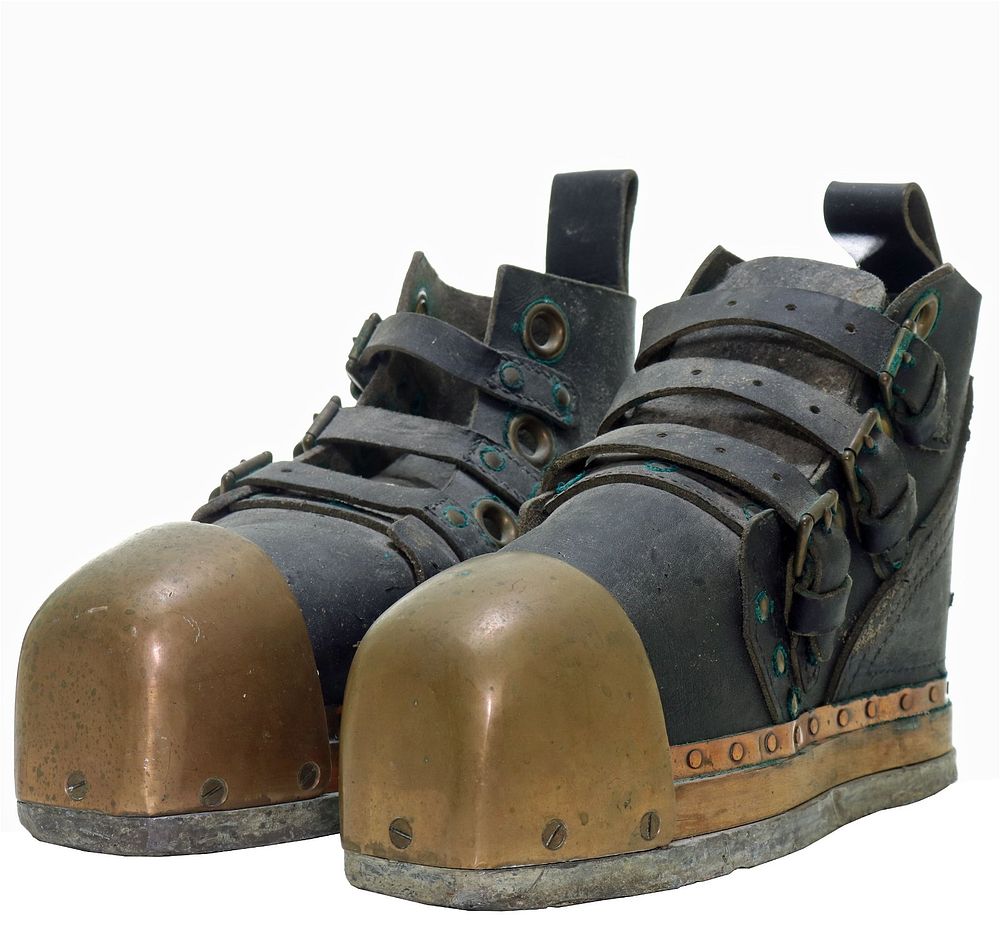 Lot 193: Rare Bomar US Navy Mark V Leather Dive Boots April 1959