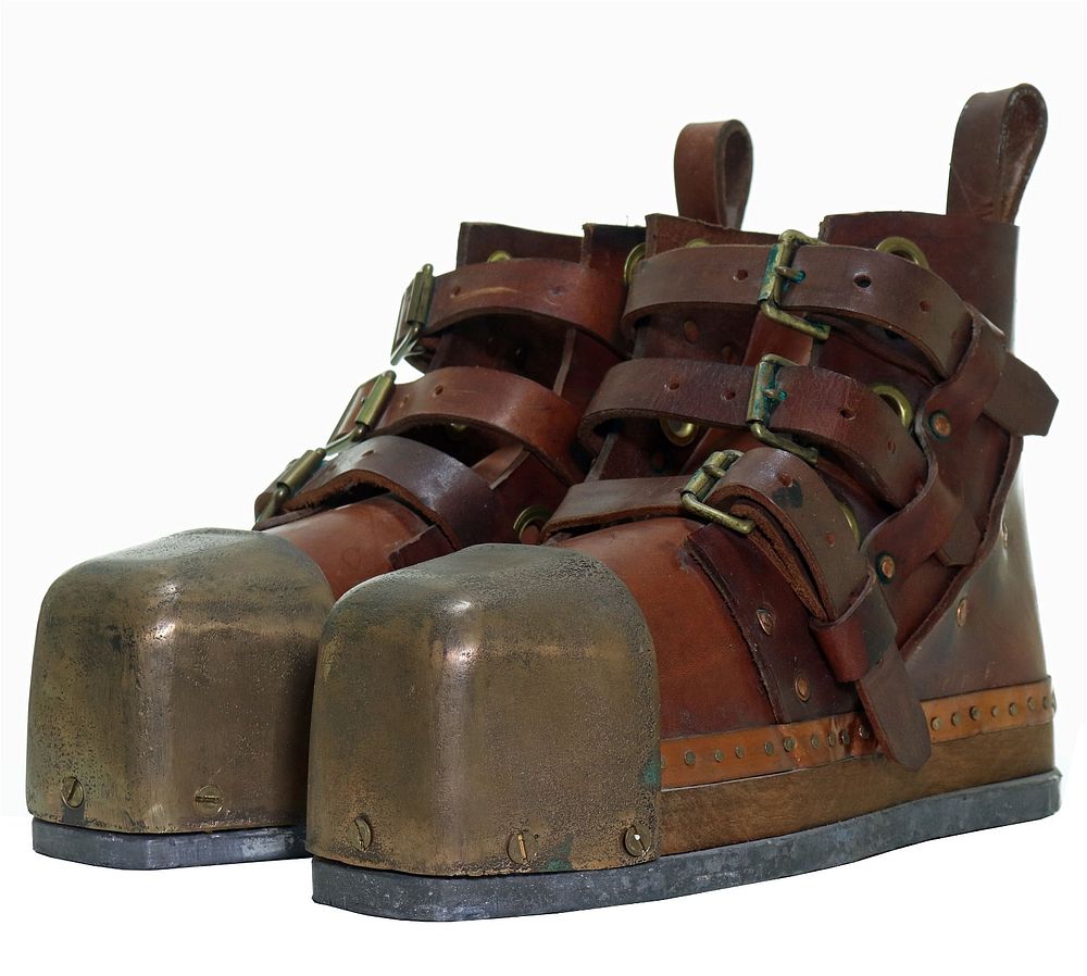 Lot 202: Like New Heavy Leather Standard Pattern Diving Boots