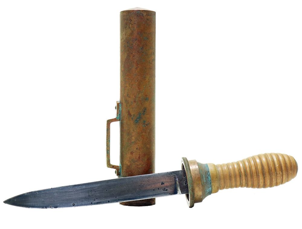 Lot 211: Rare Antique Yokohama Diving Knife