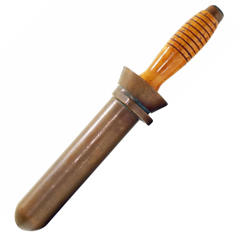 Lot 223: WW2 Ka-Bar Union Cutlery US Navy Dive Knife