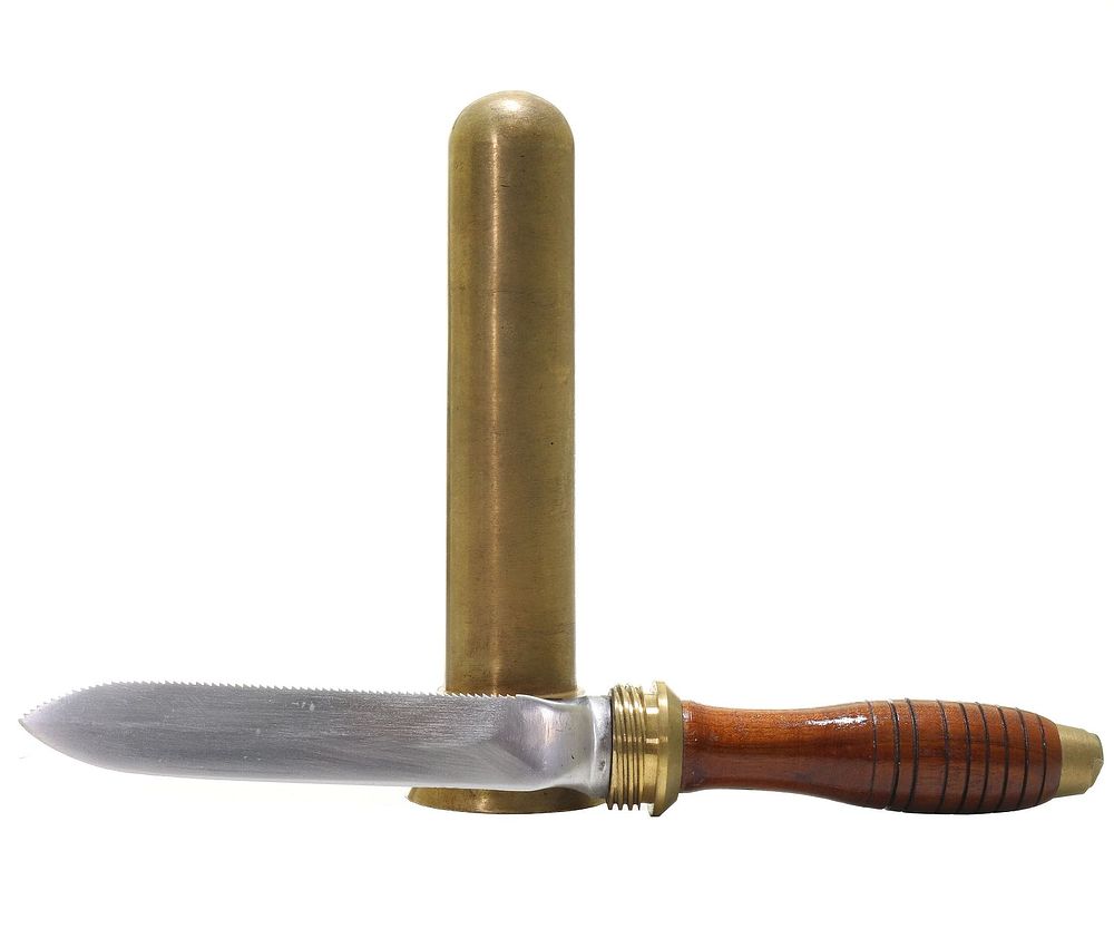 Lot 225: United States Navy Divers Knife Replica