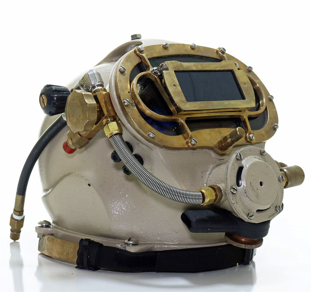 Lot 234: Beautiful Miller 400 Bronze Diving Helmet