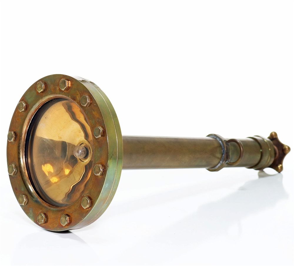 Lot 239: DESCO Underwater Diver’s Hand Light Torch