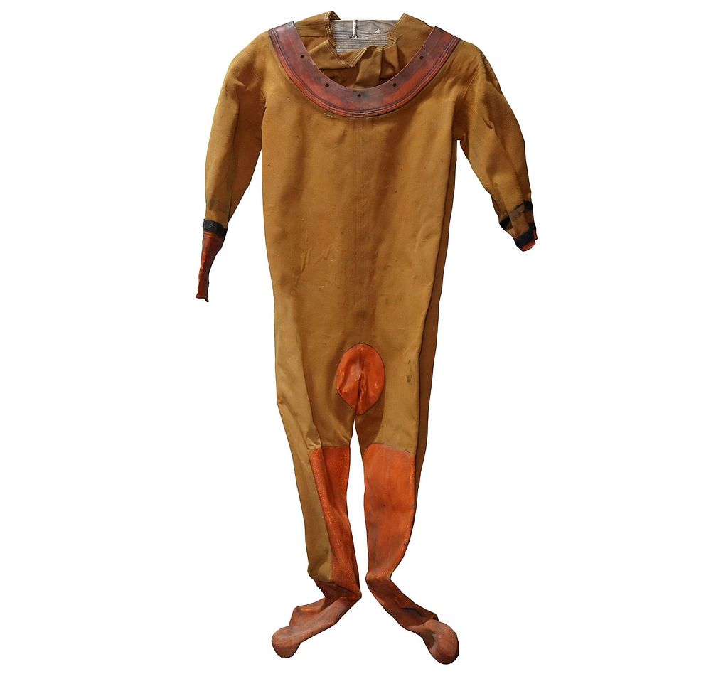 Lot 270: Yokohama 12 Bolt Dive Dress Size 3