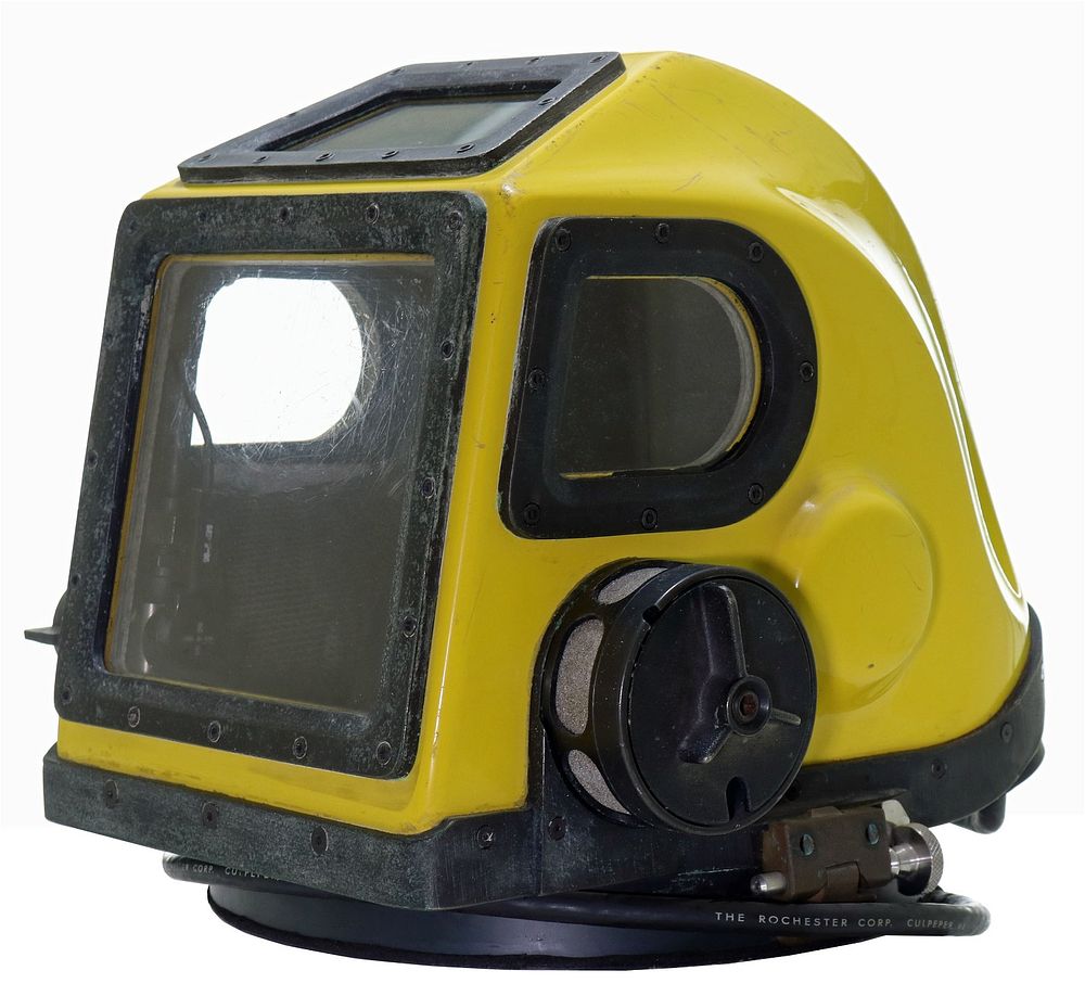 Lot 273: United States Navy Mark 12 Diving Helmet – Not Decommissioned