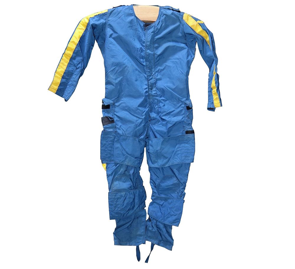 Lot 276: US Navy Mark 12 Divers Coveralls Size 3